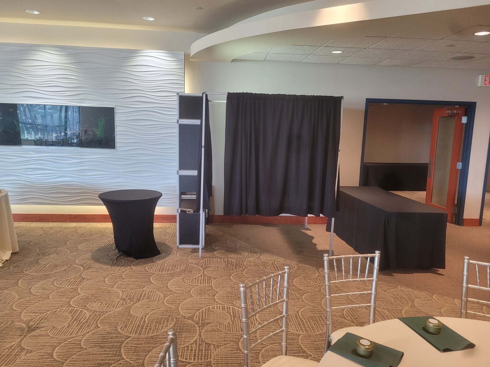Enclosed photo booth rental at Newport Aquarium Kentucky event